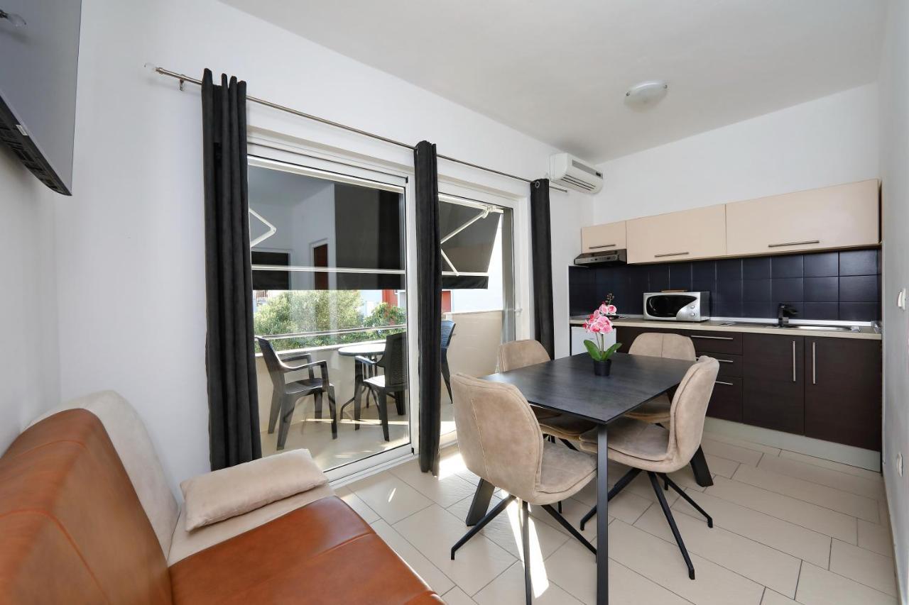 Apartments Neli بيبينيا المظهر الخارجي الصورة