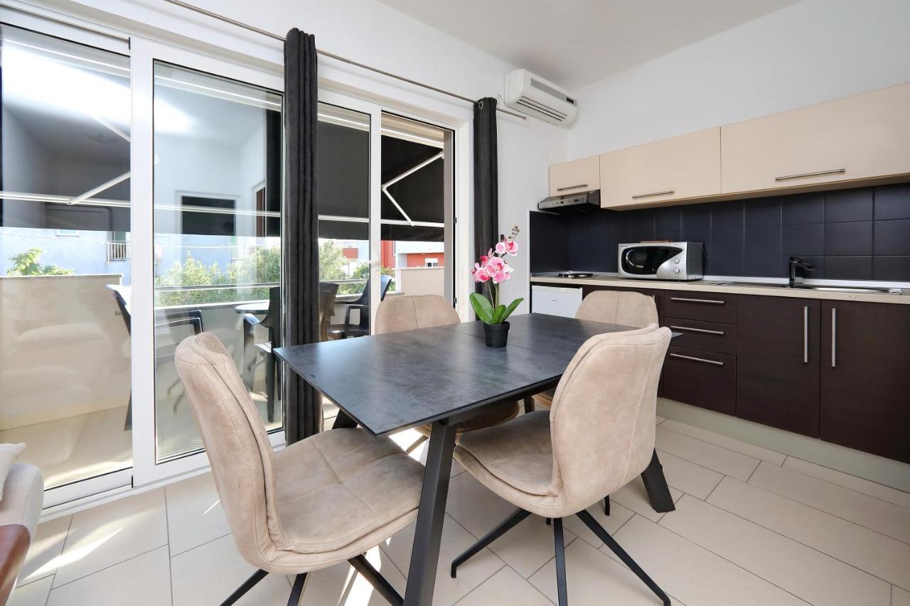Apartments Neli بيبينيا المظهر الخارجي الصورة