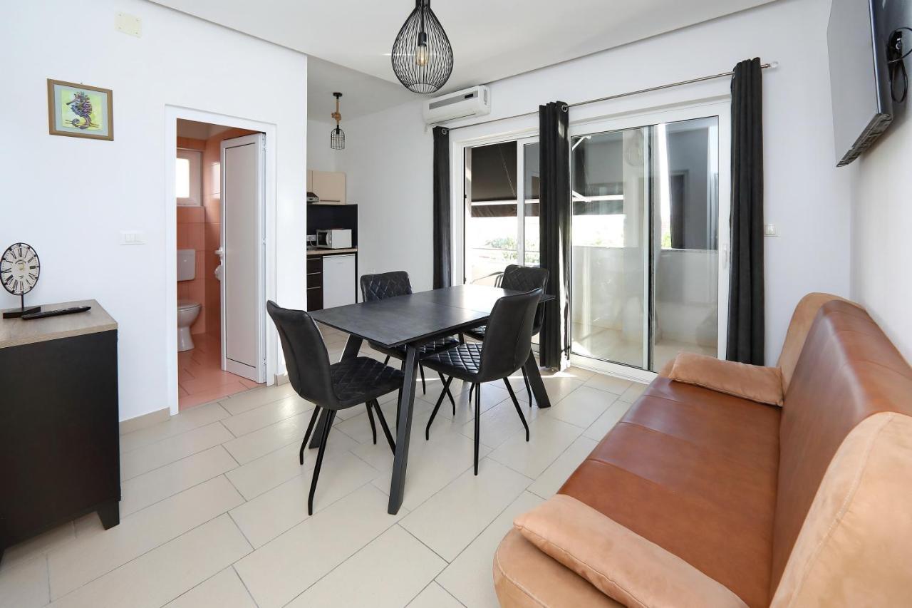 Apartments Neli بيبينيا المظهر الخارجي الصورة