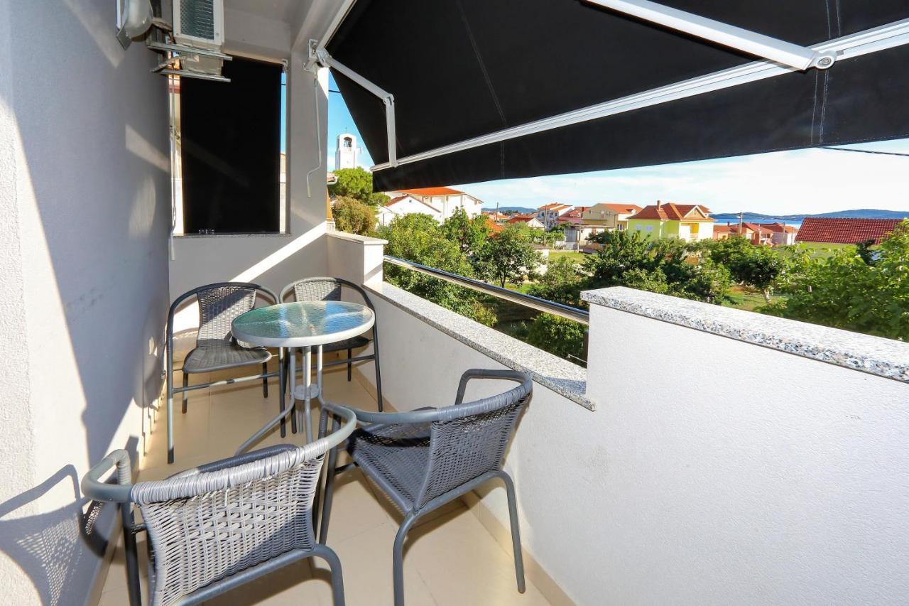 Apartments Neli بيبينيا المظهر الخارجي الصورة