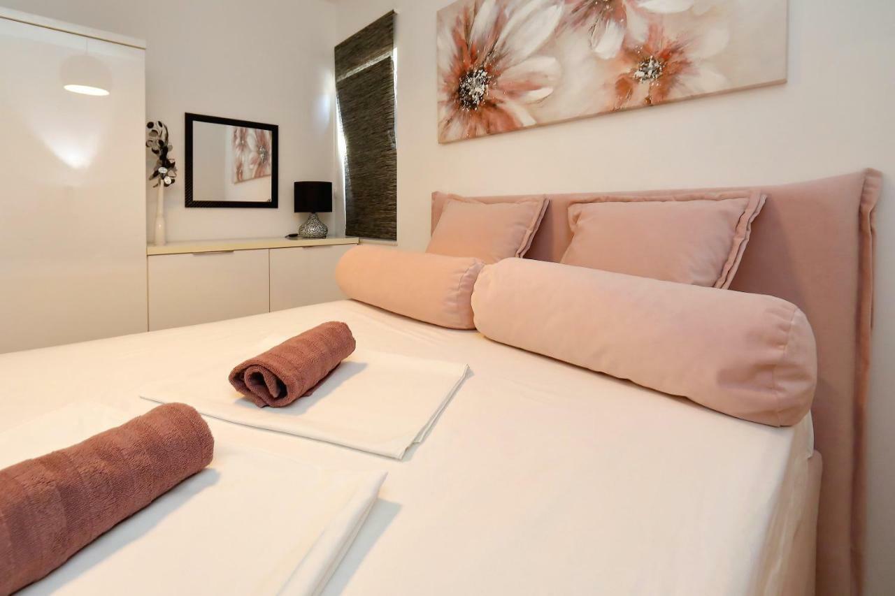 Apartments Neli بيبينيا المظهر الخارجي الصورة