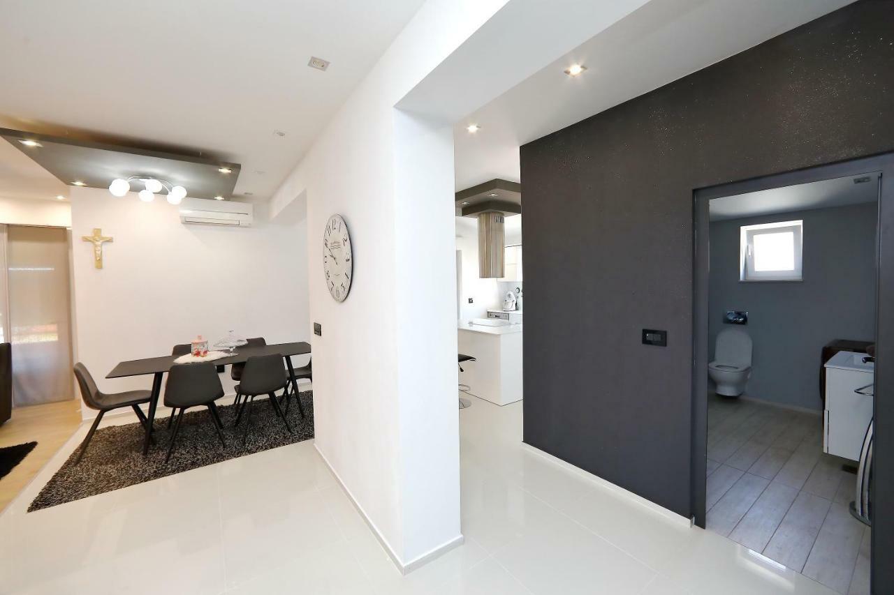 Apartments Neli بيبينيا المظهر الخارجي الصورة