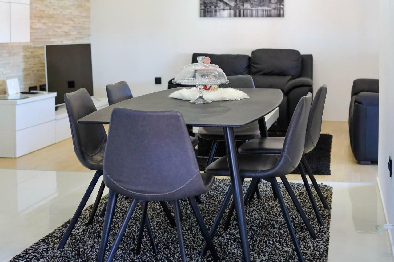 Apartments Neli بيبينيا المظهر الخارجي الصورة